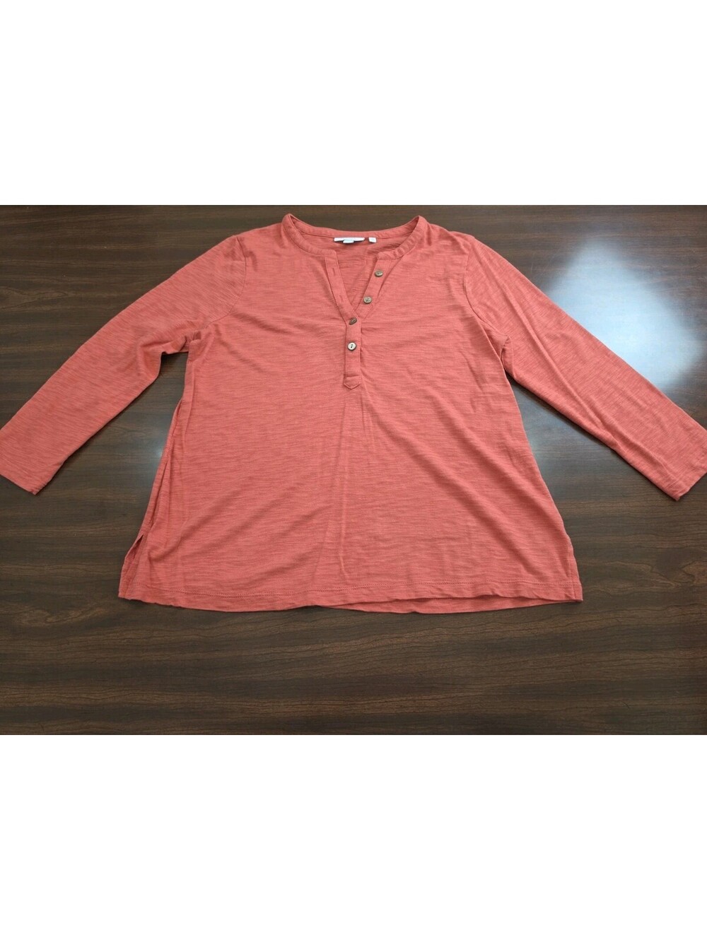 Chicos Size 1 Medium Coral Orange Slub Knit Henley 3/4 Sleeve Casual Chic Top
